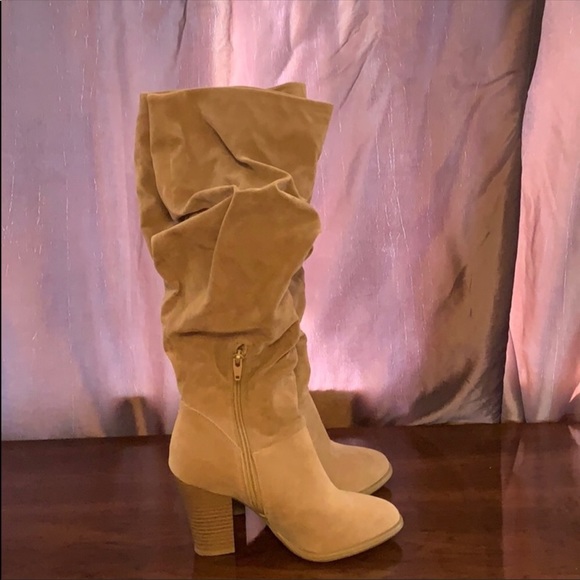 Shoes - Tan brown suede boots size 6.5
